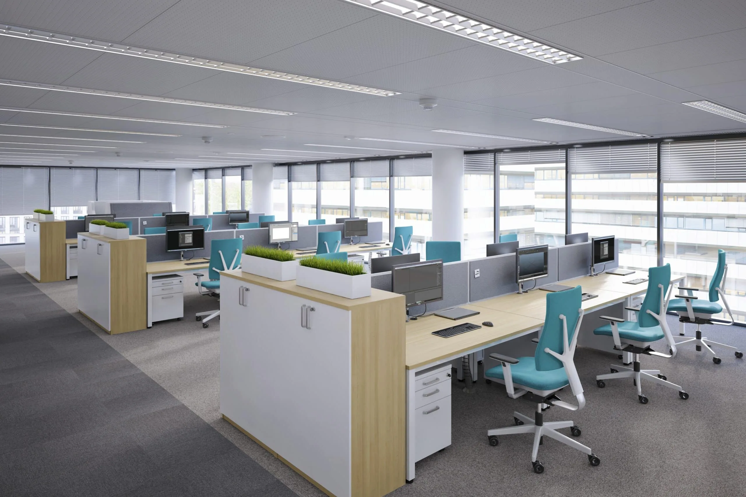 Modernes, leeres Büro mit Schreibtischen und Stühlen.